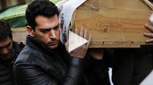 Mazhar'ın ölen patronlardan biri olan yıldırım'ın yerine geçmek istediğini de öğrenince bunu yeni tanışacağı patrona söylemeyi düşünür. Ramo 24 Bolum Izle Ramo 24 Bolum Full Izle Show Tv