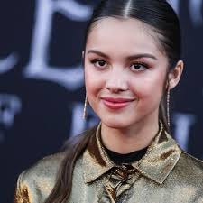 Elke schooldag om 20:45 uur te zien op disney channel! Olivia Rodrigo Age Wiki Bio Net Worth Affairs Height Family Instagram
