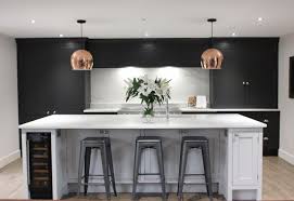 This timeless display is sure to stick. 75 Most Popular 75 Beautiful Kitchen With White Splashback Ideas Designs Design Ideas For August 2021 Houzz Ie