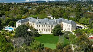 Holmby hills mansion the manor sets new la county record with $120m sale. Must Reads Big Home Big Deal The Manor In Holmby Hills Sets An L A County Price Record At 119 75 Million Los Angeles Times
