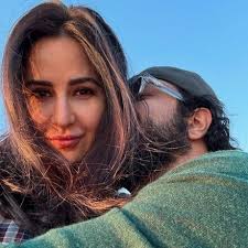 Vicky Kaushal gives Katrina Kaif a sweet kiss, unveils the birthday girl's  goofy side in unseen pictures