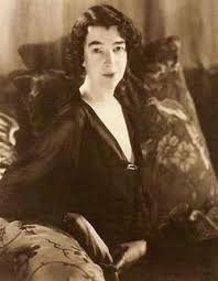 Die sommer ihrer jugend verbrachte sie in newport, rhode island im haus ihrer familie, the breakers. Women S History Month Gertrude Vanderbilt Whitney Crystal Bridges Museum Of American Art