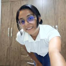 De niña Yo cantaba el pobre oso de Isabel, Cuando en realidad es el  Poderoso de Israel... Que vergüenza 🙈