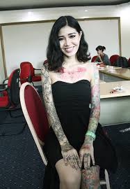 Trái ngược với vẻ hầm hố, dữ dằn mà mọi người hình dung về các cô nàng nghiện xăm hình, minh thái rất nhẹ nhàng, nữ tính. Má»¹ Nhan XÄƒm Trá»• Viá»‡t Sá»Ÿ Há»¯u 70 Hinh XÄƒm Tren CÆ¡ Thá»ƒ