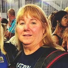 Vonda Shaw's Instagram, Twitter & Facebook