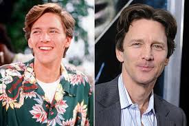 I can't watch Weekend at Bernie's without seeing Vincent Adler :  r/whitecollar