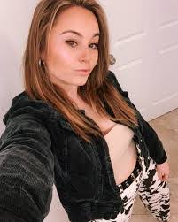 Sam Lynagh's Instagram, Twitter & Facebook