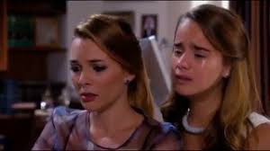 Dans la peau d'une autre (zwei wochen chef) est un téléfilm allemand, réalisé par annette ernst, et diffusé en 2007. Dans La Peau D Une Autre Episode 154 Monica Fait Ses Adieux A Ses Filles Youtube