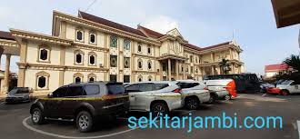 A flood which happen in ponorogo city, in jawa timur indonesia at 26/12/2007 this video is captured in kelurahan kauman, kecamatan ponorogo video captured. Pelaku Investasi Sapi Perah Bodong Di Jambi Bertambah Para Pelaku Miliki Aset Mewah Miliaran Rupiah Sekitarjambi Com