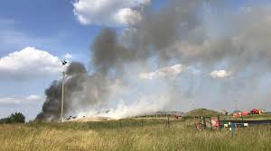 Le feu n'est pas maitrisé, il est en cours ce n'est pas la première fois que cette cathédrale au coeur de nantes est touchée par un incendie. Incendie Impressionnant En Cours Au Centre De Stockage Des Dechets De Curgies