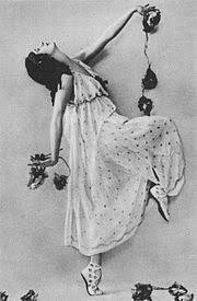 La piste circulaire est circonscrite par une quinzaine de ventilateurs. History Of Ballet Wikipedia