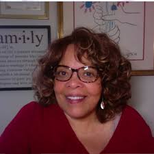 Rochelle Mooney's Instagram, Twitter & Facebook