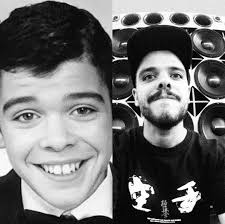 É com muita tristeza que nos despedimos de João Rebello, ex-ator mirim da  Globo, sobrinho do renomado diretor Jorge Fernando. João se destacou nos  anos 90 em novelas como “Bebê a Bordo”, “