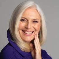 Cristina Becker's Instagram, Twitter & Facebook