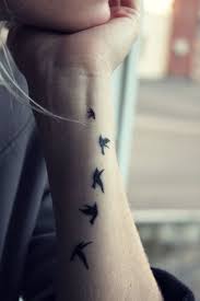Tattoo henna feather tattoos body art tattoos tatoos pretty tattoos unique tattoos beautiful tattoos artistic tattoos incredible tattoos. Arm Birds Tattoos For Women Tattoos For Women Bird Tattoos For Women Bird Tattoos Arm Cute Tattoos For Women