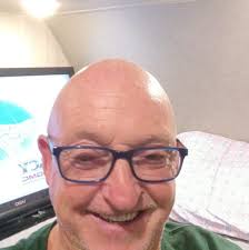 Andrew Perrin updated his profile picture.