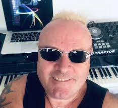 Ian Parker (keyboardist)