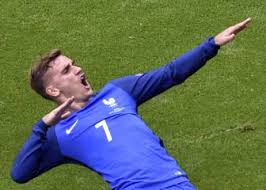 Why the handball rule is a joke the handball rule is still a joke, especially the part about not being able to have the ball hit you accidentally like in the liverpool newcastle game.so imagine this. Thierry Henry Reacts To Shearer And Lineker S Handball Jokes As Com