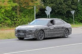 Like the bmw, however, the brakes feel terribly numb. 2022 Bmw 7 Series G70 Speculatively Rendered With Split Headlights Autoevolution