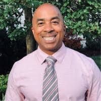 80+ perfiles de «Dr Terry»