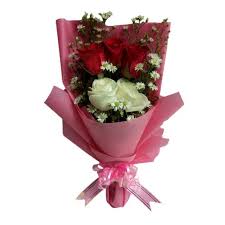 Bunga ros merah is a member of vimeo, the home for high quality videos and the people who love them. Bouquet Bunga Mawar Merah Mix Mawar Putih Fresh Hadiah Wisuda Shopee Indonesia