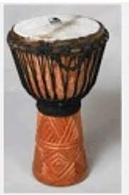 Keberadaan tifa juga tidak lepas dari cerita sejarah yang menyertainya. Alat Musik Tifa Berasal Dari Daerah Papua Alatkuba