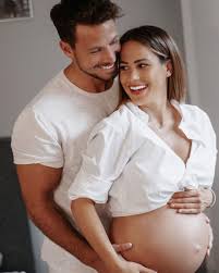 My world 🌍 my family 💙 #lovetothemoonandback Erstes Date Basti Pannek Teilt Throwback Bild Mit Angelina Promiflash De