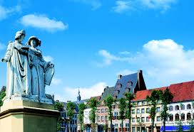 Mezeik) is a town and municipality in the belgian province of limburg. Maaseik Toerisme Kinrooi