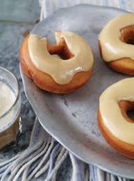 Beignes Glaces A L Erable Ricardo Recipe Food Drinks Dessert Homemade Donuts Recipe Glazed Doughnuts