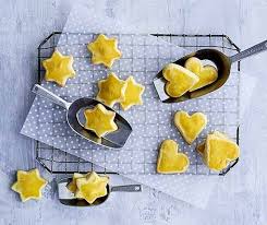Das Meistgebackene Guetzli In Der Schweiz Mailanderli Weihnachtsguetzli Mailanderli Rezept Guetzli Rezepte