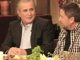 Σε ερωτήσεις για την πανδημία, τον εμβολιασμό και την παράνοια. Sthn Ygeia Mas Re Paidia O Lakhs Lazopoylos Kalesmenos Sth Deyterh Ekpomph Toy Spyroy Papadopoyloy