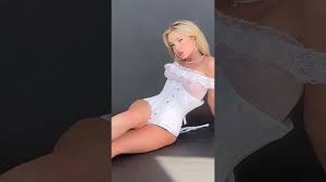 Emma Kotos - CELEBHUB.CO.UK