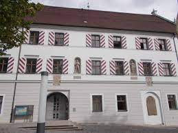 Verspätungen der buslinien an der haltestelle werden derzeit aus rechtlichen gründen leider nicht. Schloss Neuhausen 2 Fotos Neuhausen Auf Den Fildern Schlossplatz Golocal