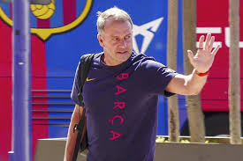 Livakovic, Cubarsí, Fermín y Gordon en el once del Barça; Sangante por Salas en el Sevilla