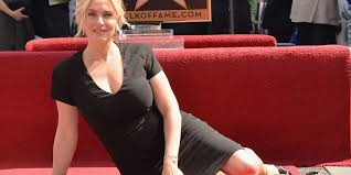 Kate elizabeth winslet is an english actress and singer born on 5 th october 1975. Kate Winslet Stern 2520