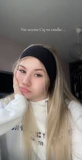 Karolina 🔥 (@xkarolinax.02)