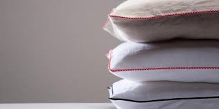 Sementara untuk gulingnya sendiri, merek ini juga masih menggunakan bahan yang sama, namun dengan ukuran d23 x 80 cm dan berat sekitar 910 gr. Jangan Salah Kenali Dulu Isi Bantalnya Baru Beli Halaman All Kompas Com