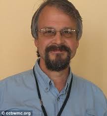 Kyle Odom arrested after throwing objects over the fence at the WHITE HOUSE 