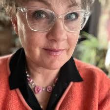 Rose Paratore's Instagram, Twitter & Facebook