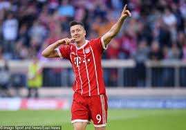 Bramka z połowy boiska w lidze europy. Robert Lewandowski 12 Najskuteczniejszym Napastnikiem W Historii Bundesligi Super Express
