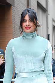 Adline castelinoનો સોશિયલ મીડિયા પર દબદબો. Priyanka Chopra Delivered Five Look Changes Within 48 Hours In New York Vogue India