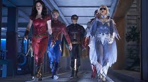 Кэрол бенкер, акива голдсман, алекс калимниос и др. Titans Staffel 2 Bei Netflix Infos Zu Start Cast Und Staffel 3 Quadratauge