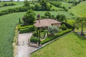 Scopri tutte le offerte per immobili residenziali in vendita a fabriano. Agenzia Immobiliare Peverini Fabriano Ancona