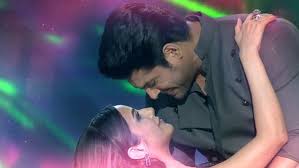 May 25, 2021 · ट्रेलर में सिद्धार्थ शुक्ला के रॉ और बोल्ड अवतार ने उनके फैंस को दीवाना बना लिया है। जबकि ट्रेलर में सोनिया राठी की एक छोटी प्रेजेंस है, वह एक कलाकार के. Gfio580x8dmq9m