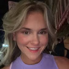 Nicole Newcomer's Instagram, Twitter & Facebook