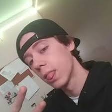 Listen to Chloe Adams