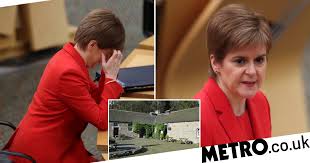 The scottish national party (snp) leader might actually be the happiest person in politics. Nicola Sturgeon Apologises For Taking Covid Face Mask Off In Bar Metro News