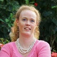 Maura Hanson's Instagram, Twitter & Facebook