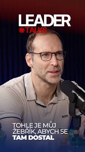 Jak se rodí leader., Jak vypadá vítězný mindset muže, který vyhrál vše, co  se dalo? Petr Čech v otevřeném rozhovoru odhaluje kód svého úspěchu., V  rozhovoru se bavíme, proč zranění hlavy ve 24 letech ...
