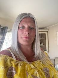 Lisa Pullen's Instagram, Twitter & Facebook